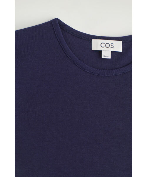 COS(コス)の「スリム リヨセルメリノ Tシャツ(Tシャツ/カットソー・レディース・グレー系その他/ネイビー・L/XS/M/S/XL)」の9枚目の写真