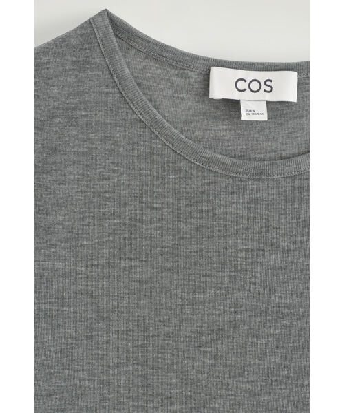 COS(コス)の「スリム リヨセルメリノ Tシャツ(Tシャツ/カットソー・レディース・グレー系その他/ネイビー・L/XS/M/S/XL)」の16枚目の写真