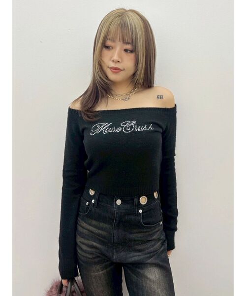 EVRIS(エヴリス)の「ワンショルダーラインストーンニットトップス(ニット/セーター・レディース・グレー/その他1/ブラック/アイボリー・FREE)」の2枚目の写真