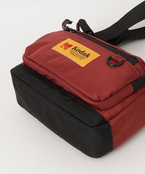 KODAK（コダック）の「コダックアパレル  Essential Square Mini Cross Bag 2.0（ショルダーバッグ・メンズ・レッド・ﾌﾘ-）」の6枚目の写真