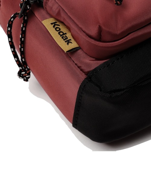 KODAK（コダック）の「コダックアパレル  Essential Square Mini Cross Bag 2.0（ショルダーバッグ・メンズ・レッド・ﾌﾘ-）」の4枚目の写真