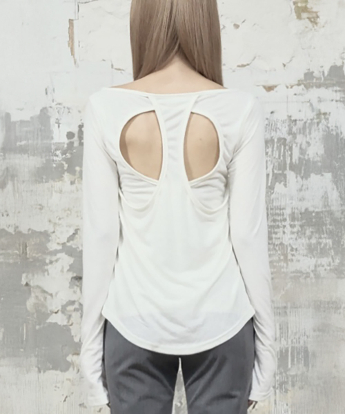 ETRE AU SOMMET(エトレオソメ)の「Back Double Cross Printing Long Sleeve (White)(Tシャツ/カットソー・レディース・ホワイト・FREE)」の2枚目の写真