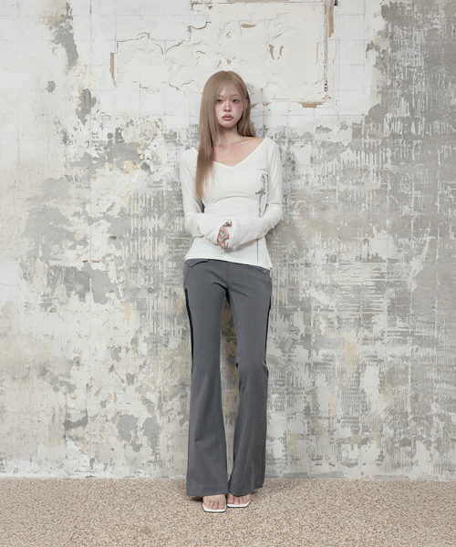 ETRE AU SOMMET(エトレオソメ)の「Back Double Cross Printing Long Sleeve (White)(Tシャツ/カットソー・レディース・ホワイト・FREE)」の4枚目の写真