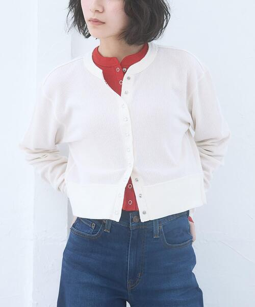 HANES(ヘインズ)の「『別注』HANES×DOORS ワッフルコンパクトカーディガン(カーディガン/ボレロ・レディース・グレー/オフホワイト/ネイビー・FREE)」の5枚目の写真