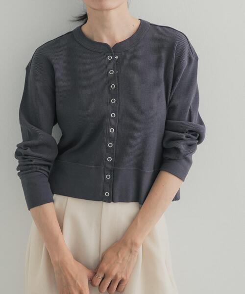 HANES(ヘインズ)の「『別注』HANES×DOORS ワッフルコンパクトカーディガン(カーディガン/ボレロ・レディース・グレー/オフホワイト/ネイビー・FREE)」の13枚目の写真