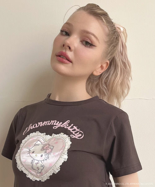 MORE self LOVE(モアセルフラブ)の「【CHARMMY KITTY】HEART TEE(Tシャツ/カットソー・レディース・ブラック/オフホワイト・FREE)」の2枚目の写真