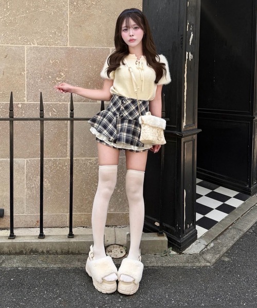 one after another NICE CLAUP(ワンアフターアナザーナイスクラップ)の「【SMサイズ展開】バックレースアップ/サイド釦レイヤードスカパン(スカート・レディース・ブラック/ネイビー系/ベージュ・MEDIUM/SMALL)」の4枚目の写真