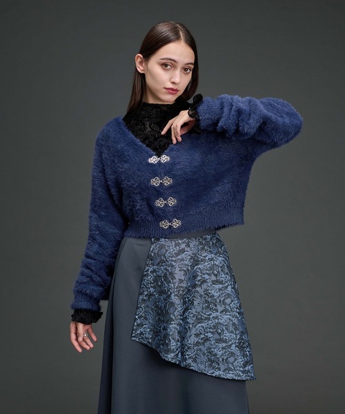 Ellno de Mavie(エルノデメヴィ)の「メタルチャイナボタンオパールベロアフレアスリーブトップス(Tシャツ/カットソー・レディース・ブラック/ネイビー・FREE)」の17枚目の写真