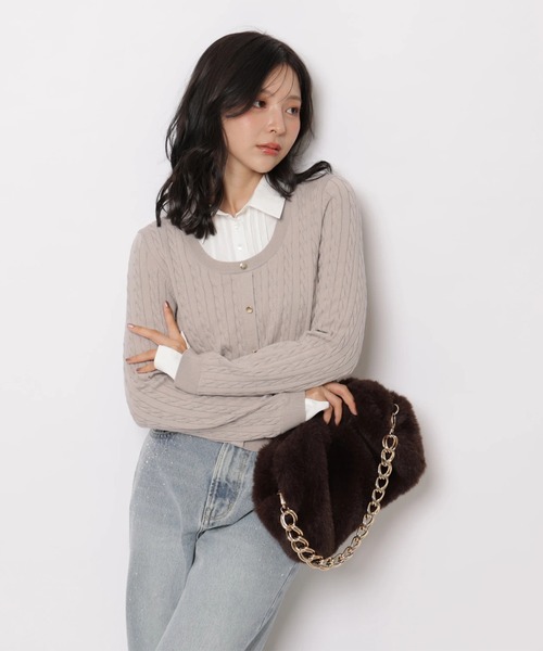 Apuweiser-riche(アプワイザーリッシェ)の「シャツドッキングUネックニット(ニット/セーター・レディース・ネイビー/ボルドー/ブラック系その他/グレイッシュベージュ・2)」の6枚目の写真