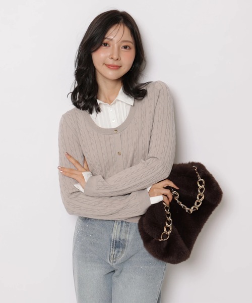 Apuweiser-riche(アプワイザーリッシェ)の「シャツドッキングUネックニット(ニット/セーター・レディース・ネイビー/ボルドー/ブラック系その他/グレイッシュベージュ・2)」の7枚目の写真