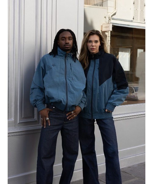 A.P.C.(アーペーセー)の「BLOUSON CONDOR / Mizunoコラボ(ナイロンジャケット・メンズ・グレイッシュブルー/ブルー系その他/ブラック・XS/S/M/L)」の9枚目の写真