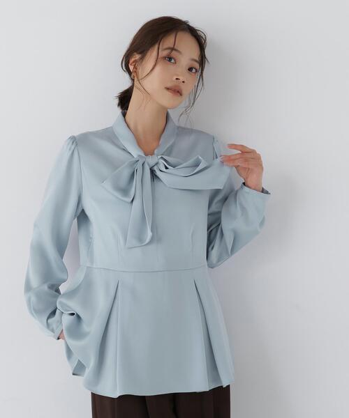 NATURAL BEAUTY BASIC（ナチュラルビューティーベーシック）の「リボンタイペプラムブラウス（シャツ/ブラウス・レディース・ベージュ/オフホワイト/ブルー・FREE）」の3枚目の写真