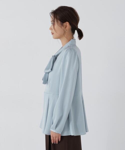 NATURAL BEAUTY BASIC（ナチュラルビューティーベーシック）の「リボンタイペプラムブラウス（シャツ/ブラウス・レディース・ベージュ/オフホワイト/ブルー・FREE）」の10枚目の写真