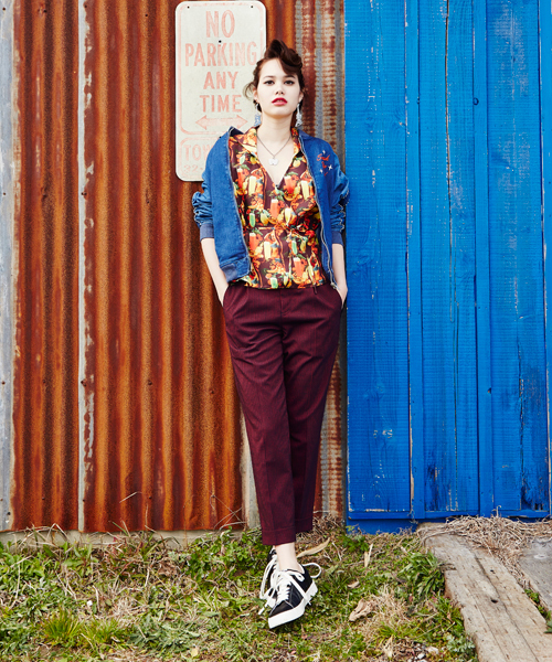 HYSTERIC GLAMOUR(ヒステリックグラマー)の「LIVE IN HYSTERIC刺繍 スカジャン(ブルゾン・レディース・インディゴブルー・MEDIUM/SMALL)」の4枚目の写真