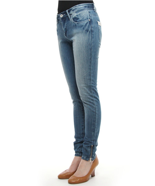 NANO universe(ナノユニバース)の「STUDS DENIM サイドジップ(デニムパンツ・レディース・インディゴブルー・24/25/26/27)」の2枚目の写真