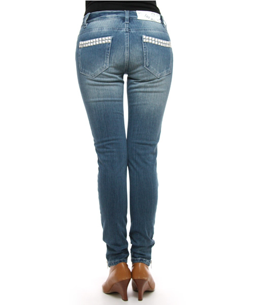 NANO universe(ナノユニバース)の「STUDS DENIM サイドジップ(デニムパンツ・レディース・インディゴブルー・24/25/26/27)」の3枚目の写真