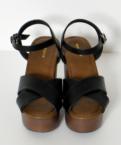 archives（アルシーヴ）の「クロスサンダル（サンダル・レディース・ブラック/ベージュ/ピンク系その他・MEDIUM/LARGE）」の5枚目の写真