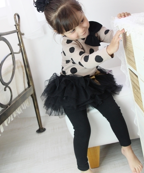 Rora（ローラ）の「ルリ チュチュ 黒 スカッツ（スカート・キッズ・ブラック/ネイビー・100cm/110cm/120cm/130cm/90cm/90㎝/140cm）」の3枚目の写真