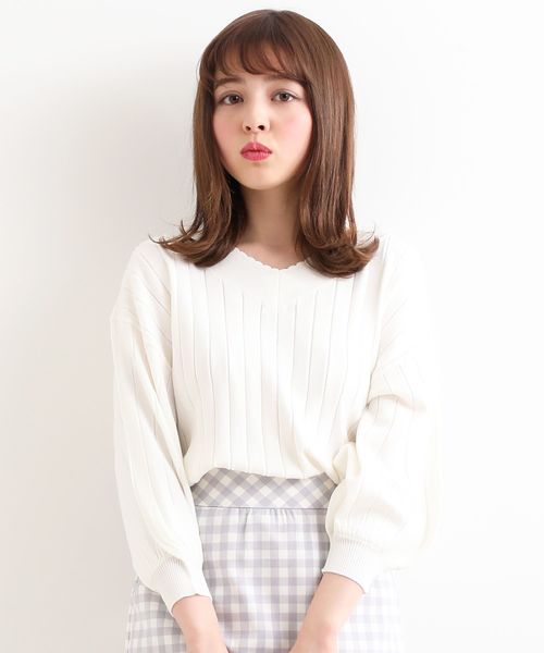 MAJESTIC LEGON（マジェスティックレゴン）の「後ろリボンVネックニット（ニット/セーター・レディース・ネイビー/ピンク/アイボリー/ラベンダー・MEDIUM）」の2枚目の写真