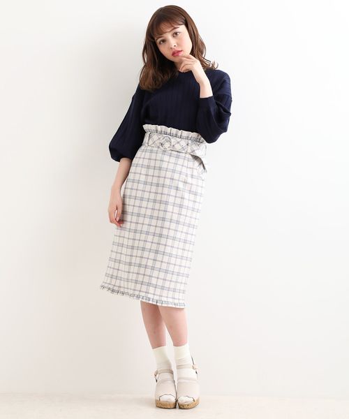 MAJESTIC LEGON（マジェスティックレゴン）の「後ろリボンVネックニット（ニット/セーター・レディース・ネイビー/ピンク/アイボリー/ラベンダー・MEDIUM）」の13枚目の写真