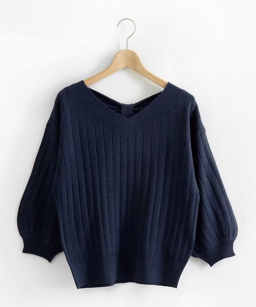 MAJESTIC LEGON（マジェスティックレゴン）の「後ろリボンVネックニット（ニット/セーター・レディース・ネイビー/ピンク/アイボリー/ラベンダー・MEDIUM）」の15枚目の写真