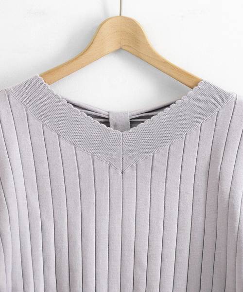 MAJESTIC LEGON（マジェスティックレゴン）の「後ろリボンVネックニット（ニット/セーター・レディース・ネイビー/ピンク/アイボリー/ラベンダー・MEDIUM）」の19枚目の写真