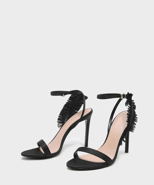 CHARLES & KEITH(チャールズ & キース)の「ラッフルディテールアンクルストラップサンダル / RUFFLE DETAIL ANKLE STRAP SANDALS(サンダル・レディース・ブラック/ブルー・23cm/24.5cm/22.5cm/23.5cm/25cm)」の3枚目の写真