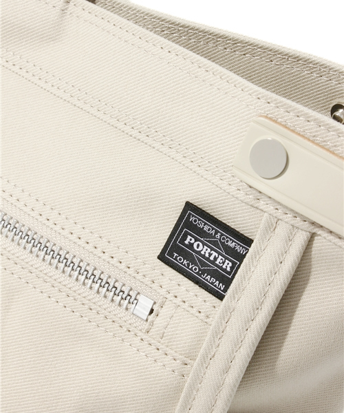 PORTER（ポーター）の「PORTER GIRL NAKED TOTE BAG LARGE <B印 YOSHIDA SELECT>（トートバッグ・メンズ・ベージュ/レッド/ネイビー・ONE SIZE）」の7枚目の写真