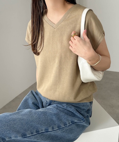 andme(アンドミー)の「ニットソーフレンチスリーブVネックトップス(Tシャツ/カットソー・レディース・ライトグレー/オフホワイト/ベージュ/ライトベージュ/ネイビー/カーキ/ブラック/ブラウン/ブルー系その他/ミント/レッド系その他/イエロー・M/L/XL/XXL)」の6枚目の写真