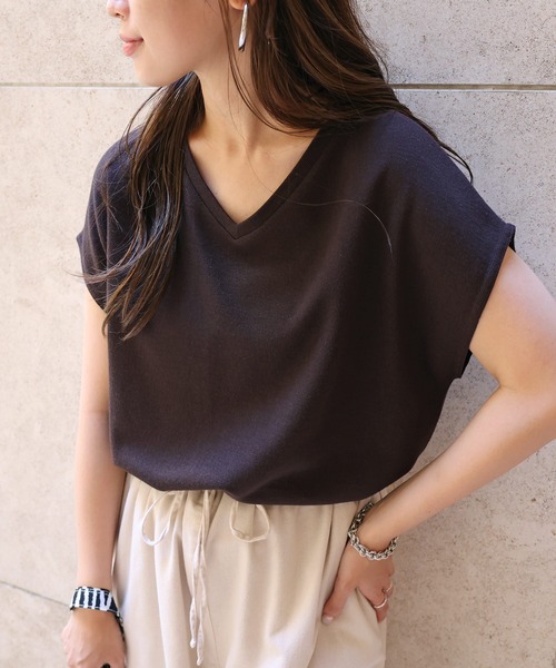 andme(アンドミー)の「ニットソーフレンチスリーブVネックトップス(Tシャツ/カットソー・レディース・ライトグレー/オフホワイト/ベージュ/ライトベージュ/ネイビー/カーキ/ブラック/ブラウン/ブルー系その他/ミント/レッド系その他/イエロー・M/L/XL/XXL)」の5枚目の写真