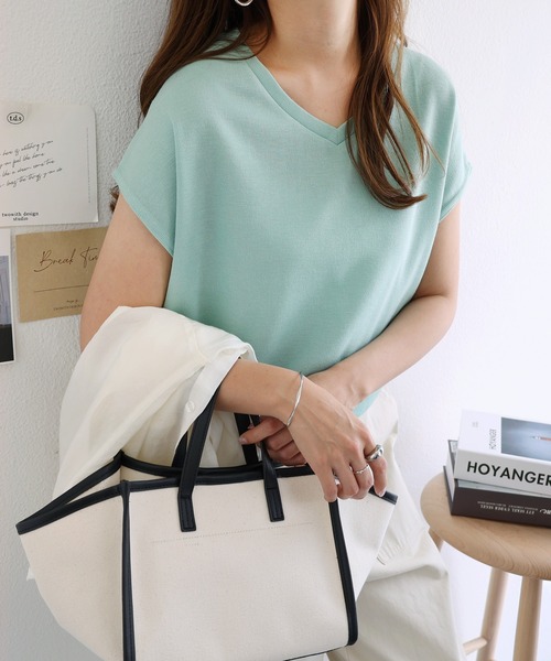 andme(アンドミー)の「ニットソーフレンチスリーブVネックトップス(Tシャツ/カットソー・レディース・ライトグレー/オフホワイト/ベージュ/ライトベージュ/ネイビー/カーキ/ブラック/ブラウン/ブルー系その他/ミント/レッド系その他/イエロー・M/L/XL/XXL)」の8枚目の写真