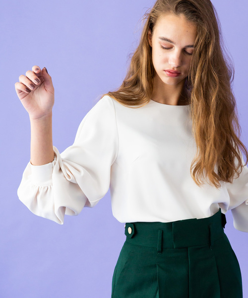 UNITED TOKYO(ユナイテッドトウキョウ)の「マルチスリーブブラウス(シャツ/ブラウス・レディース・ブラック/オフホワイト/グリーン/キャメル/パープル/バーガンディー・1)」の14枚目の写真