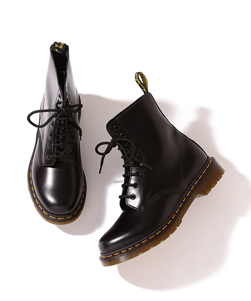 Dr. Martens(ドクターマーチン)の「Dr.Martens / PASCAL 8eye ブーツ(ブーツ・レディース・ブラック/ブラウン・4/37/5/38/6/39)」の1枚目の写真