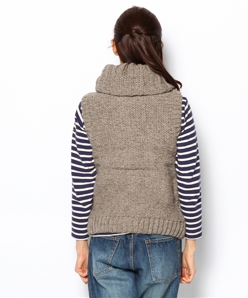 SHIPS for women(シップスフォーウィメン)の「liflattie:ペルー ケーブル ベスト(ベスト・レディース・ライトグレー/ブラウン/レッド・ONE SIZE)」の6枚目の写真