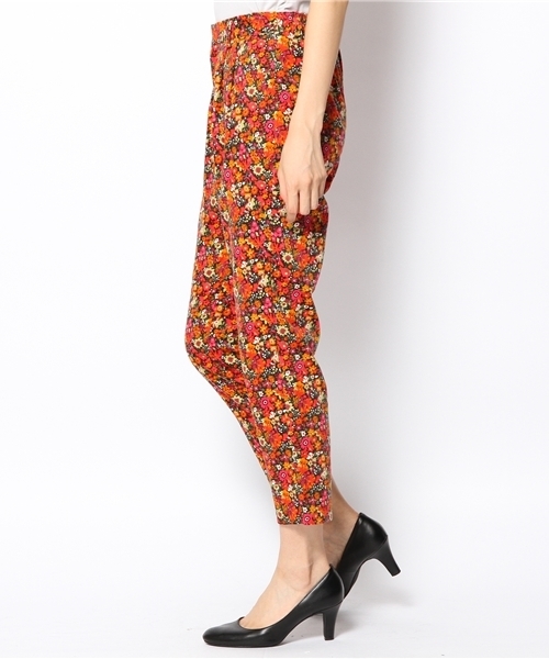 BEAMS LIGHTS Women's（ビームスライツ ウィメンズ）の「□BEAMS LIGHTS / リバティプリント 細コールパンツ（その他パンツ・レディース・オレンジ/ネイビー・36/38）」の3枚目の写真