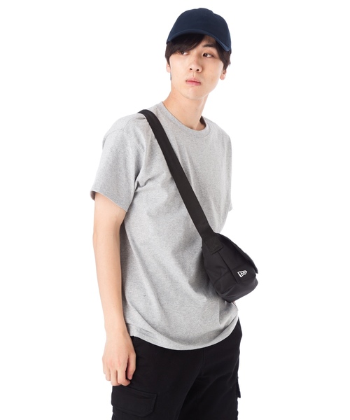 NEW ERA(ニューエラ)の「ニューエラ ショルダーバッグ ミニ 3.5L NEW ERA(ショルダーバッグ・メンズ・ネイビー/レッド/ブラック系その他/ブラック系その他3/マルチ/ブルー/ブラック系その他4/レッド系その他/ブラック/ダークグレー/ブラック×ブルー/その他/グレー/ブラック系その他5/ブラック×ホワイト/グリーン系その他/ブラック系その他2/ベージュ/ブラック系その他6/ストーン/ブラック系・FREE)」の22枚目の写真