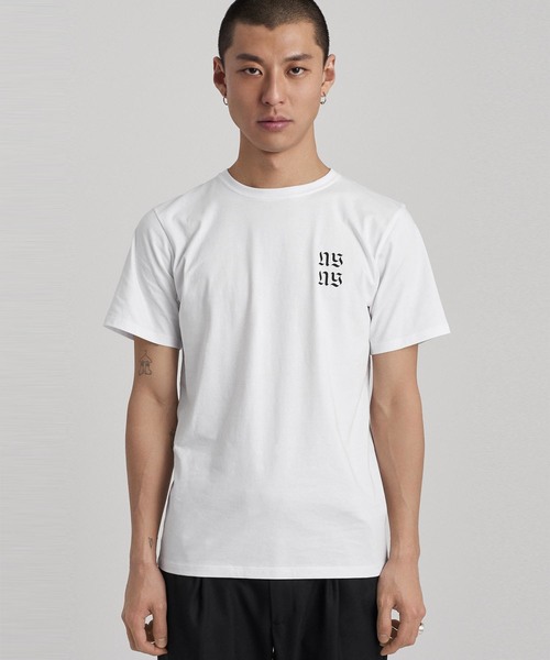 Saturdays NYC（サタデーズ ニューヨークシティ ）の「Blackletter Stack T-Shirt（Tシャツ/カットソー・メンズ・ホワイト/オレンジ/ネイビー・M/S/L/X-LARGE/X-SMALL）」の2枚目の写真