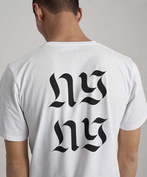 Saturdays NYC（サタデーズ ニューヨークシティ ）の「Blackletter Stack T-Shirt（Tシャツ/カットソー・メンズ・ホワイト/オレンジ/ネイビー・M/S/L/X-LARGE/X-SMALL）」の11枚目の写真