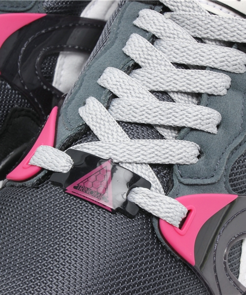 PUMA（プーマ）の「プーマ トライノミック XT2 PLUS OG (UNISEX)（スニーカー・メンズ・ブルー/グレー/レッド・26.5cm/23.5cm/25cm/27cm/23cm/27.5cm/28cm/24.5cm/31cm/29cm/28.5cm/22.5cm/30cm/24cm/25.5cm/26cm）」の4枚目の写真