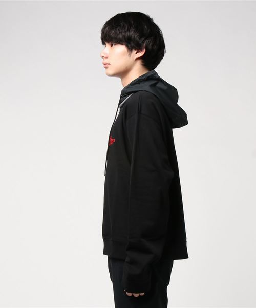 JOHN LAWRENCE SULLIVAN（ジョンローレンスサリバン）の「ATTACHED