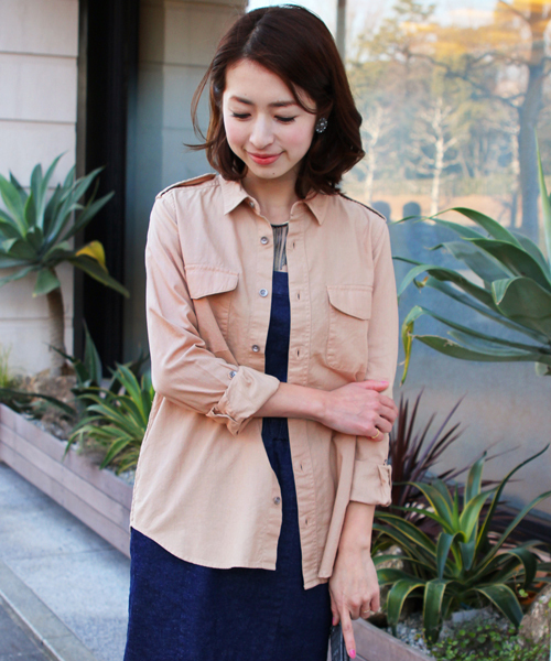 BEAUTY&YOUTH UNITED ARROWS(ビューティーアンドユースユナイテッドアローズ)の「BYBC ∵ツイルダイミリタリーシャツ ◆(シャツ/ブラウス・レディース・オフホワイト/ベージュ/オリーブ・FREE)」の1枚目の写真