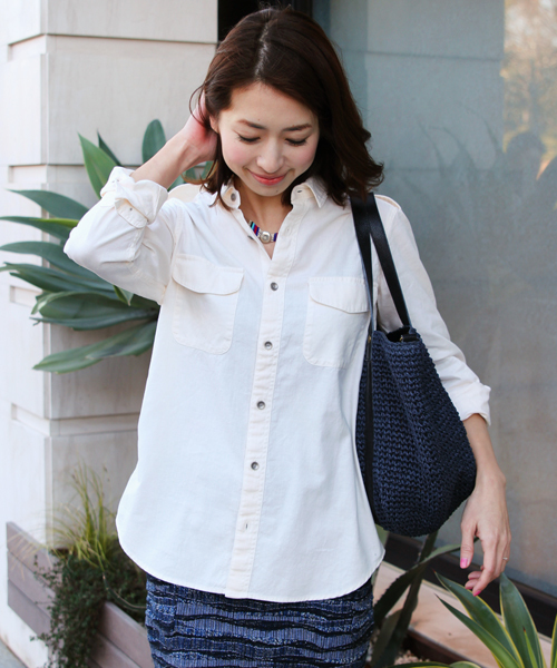 BEAUTY&YOUTH UNITED ARROWS(ビューティーアンドユースユナイテッドアローズ)の「BYBC ∵ツイルダイミリタリーシャツ ◆(シャツ/ブラウス・レディース・オフホワイト/ベージュ/オリーブ・FREE)」の2枚目の写真