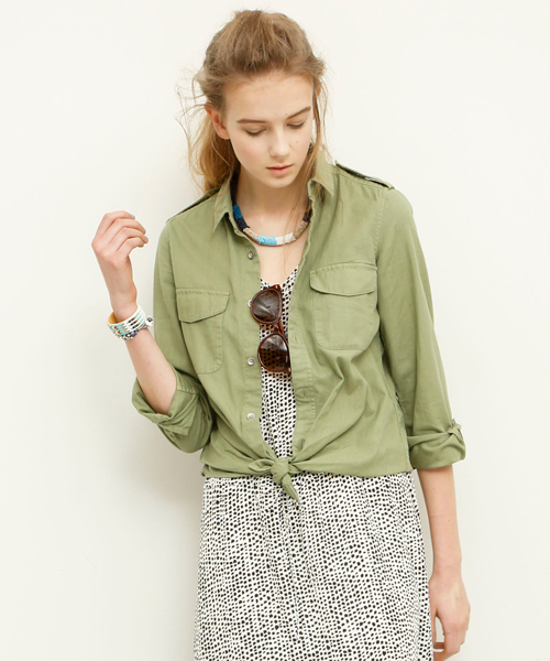 BEAUTY&YOUTH UNITED ARROWS(ビューティーアンドユースユナイテッドアローズ)の「BYBC ∵ツイルダイミリタリーシャツ ◆(シャツ/ブラウス・レディース・オフホワイト/ベージュ/オリーブ・FREE)」の3枚目の写真