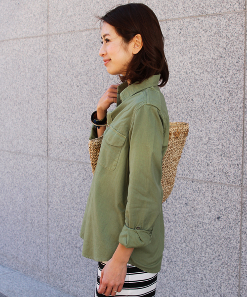 BEAUTY&YOUTH UNITED ARROWS(ビューティーアンドユースユナイテッドアローズ)の「BYBC ∵ツイルダイミリタリーシャツ ◆(シャツ/ブラウス・レディース・オフホワイト/ベージュ/オリーブ・FREE)」の12枚目の写真