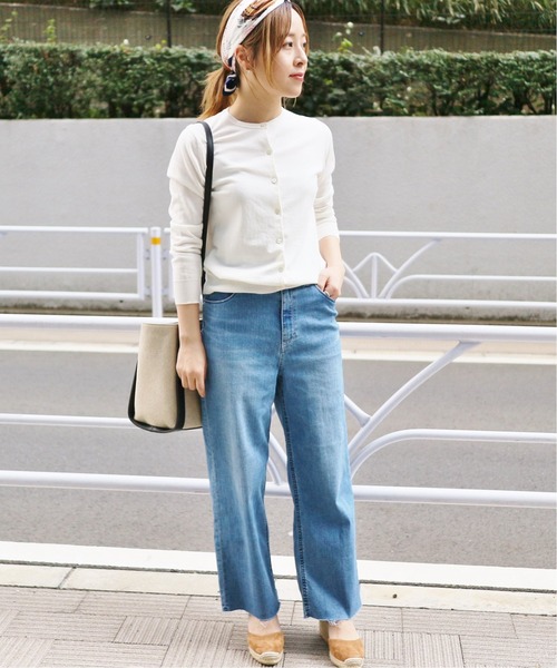 La TOTALITE（ラトータリテ）の「EMIL クルーネックカーディガン【手洗い可能】◆（カーディガン/ボレロ・レディース・ブラウン/アイボリー/パープル/イエロー・FREE）」の5枚目の写真