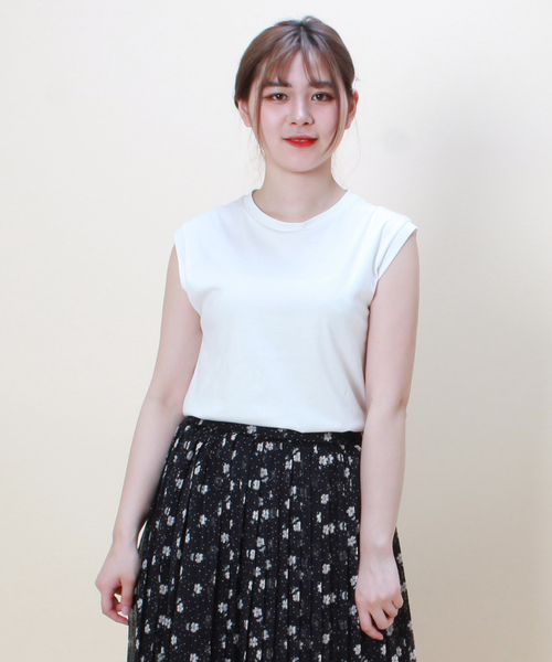 TRUDEA(トルディア)の「【接触冷感シルケット素材】タンクトップ(タンクトップ・レディース・グリーン/カーキ/ピンク/ホワイト/ブラック/ベージュ・LARGE/MEDIUM)」の3枚目の写真