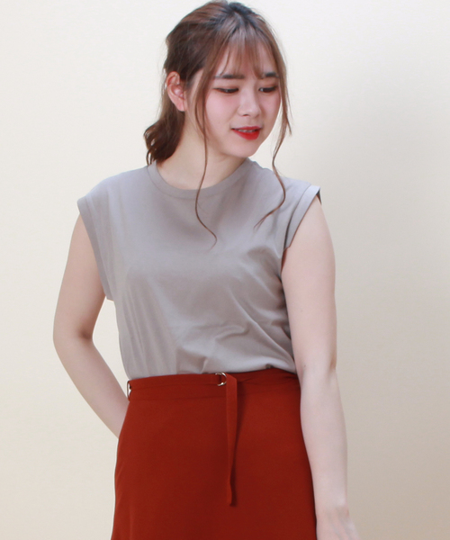 TRUDEA(トルディア)の「【接触冷感シルケット素材】タンクトップ(タンクトップ・レディース・グリーン/カーキ/ピンク/ホワイト/ブラック/ベージュ・LARGE/MEDIUM)」の5枚目の写真