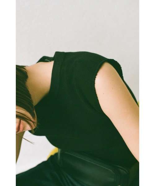 CLANE(クラネ)の「NO SLEEVE THERMAL TOPS(Tシャツ/カットソー・レディース・ホワイト/ブラック/ベージュ・1/2)」の6枚目の写真