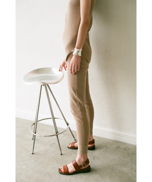 CLANE(クラネ)の「NO SLEEVE THERMAL TOPS(Tシャツ/カットソー・レディース・ホワイト/ブラック/ベージュ・1/2)」の9枚目の写真