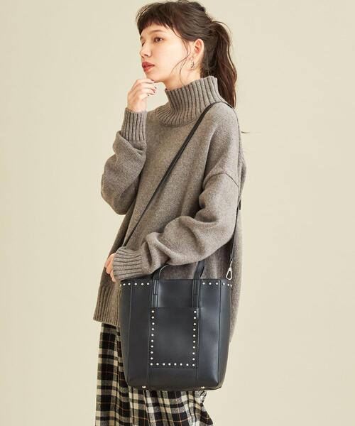 BEAUTY&YOUTH UNITED ARROWS（ビューティーアンドユースユナイテッドアローズ）の「BY ソフトフェイクレザースタッズショルダーバッグ -2WAY- ο（ショルダーバッグ・レディース・モカ/ブラック/オフホワイト・FREE）」の7枚目の写真